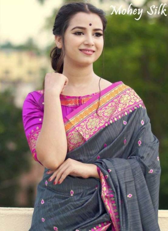 Karaikudi Presents Mohey Silk Exclusive Soft Silk With Heavy Border Wedding Wear Saree