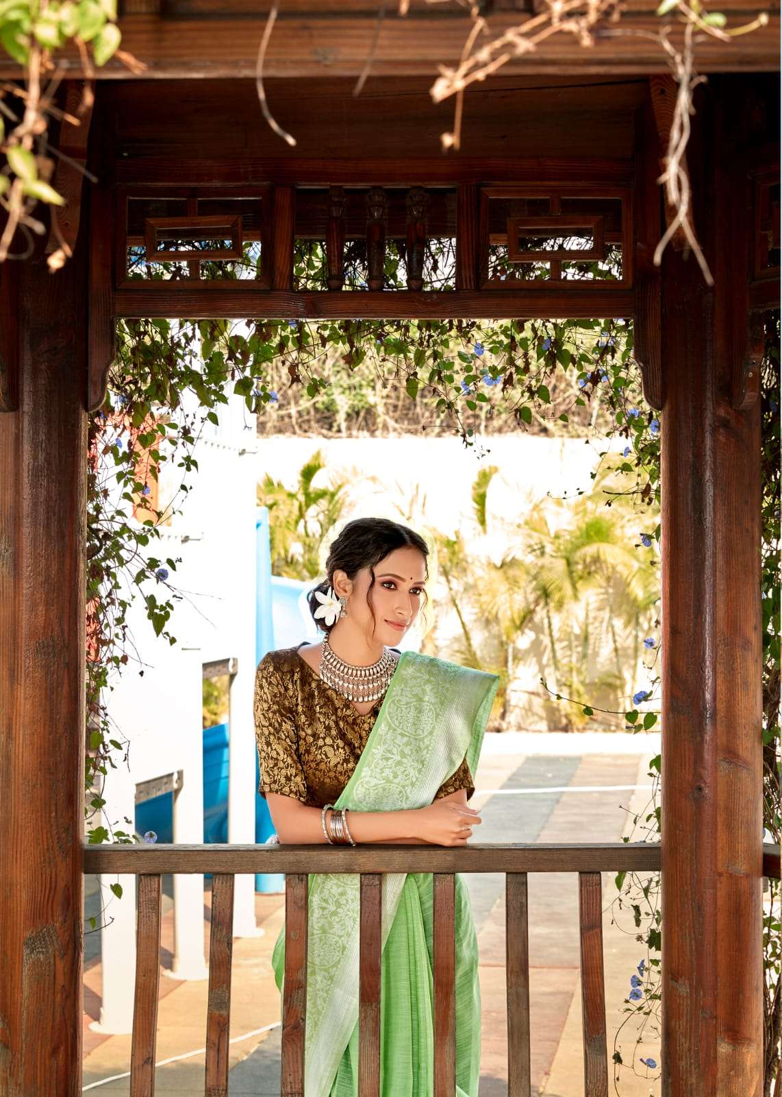 rajyog aavahan linen saree with lucknowi touch border concept 