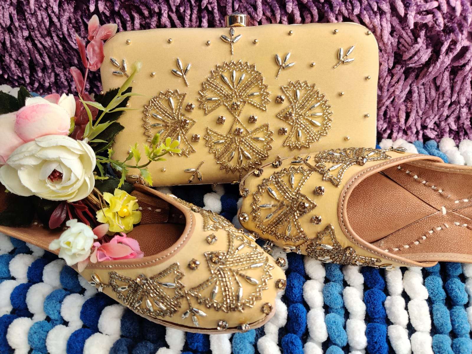 ethnic punjabi jutti with matching clutch online at best wholesale price 