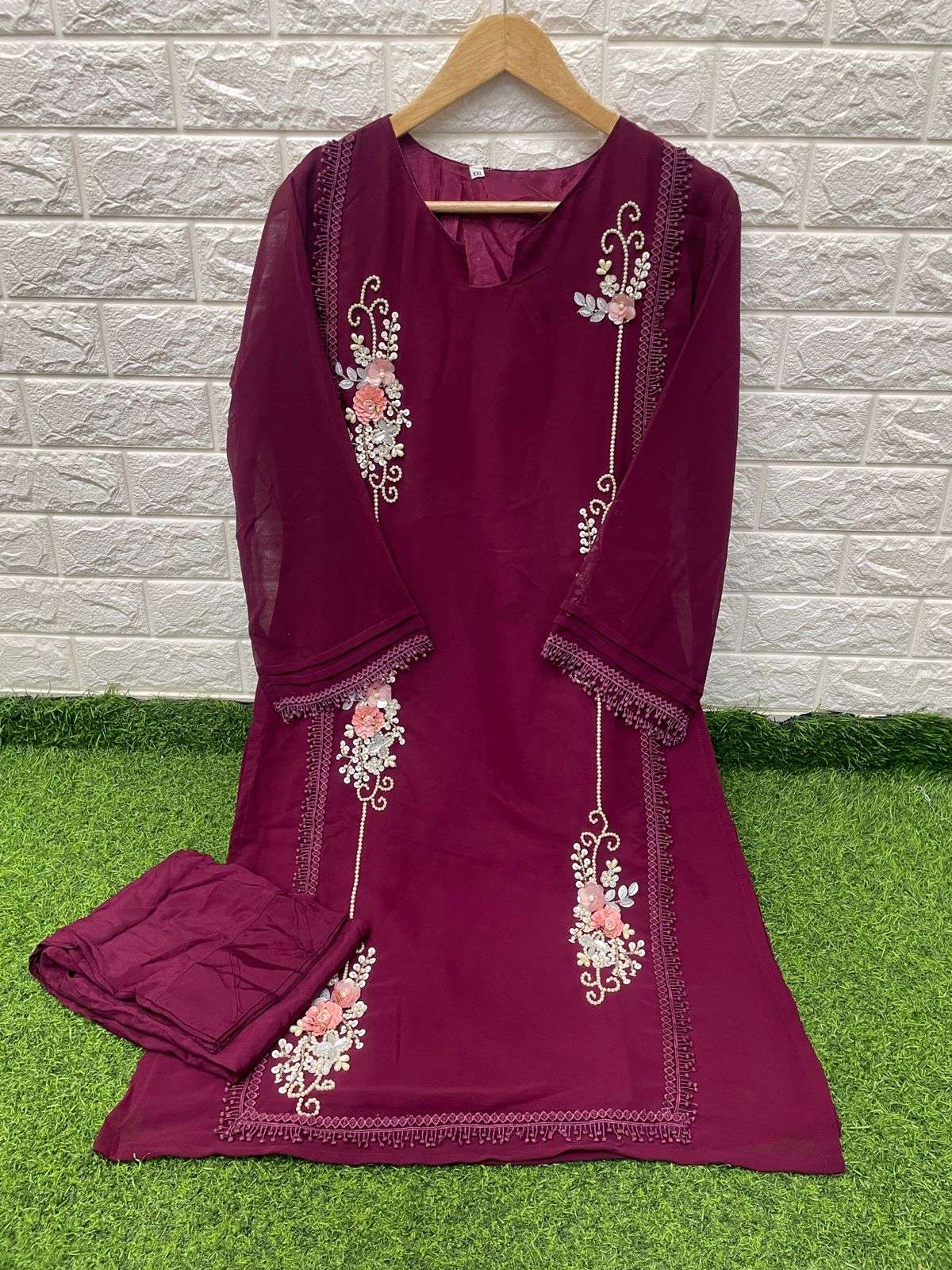 liza present d no 1006 elegant look pakistani kurti with pant supplier