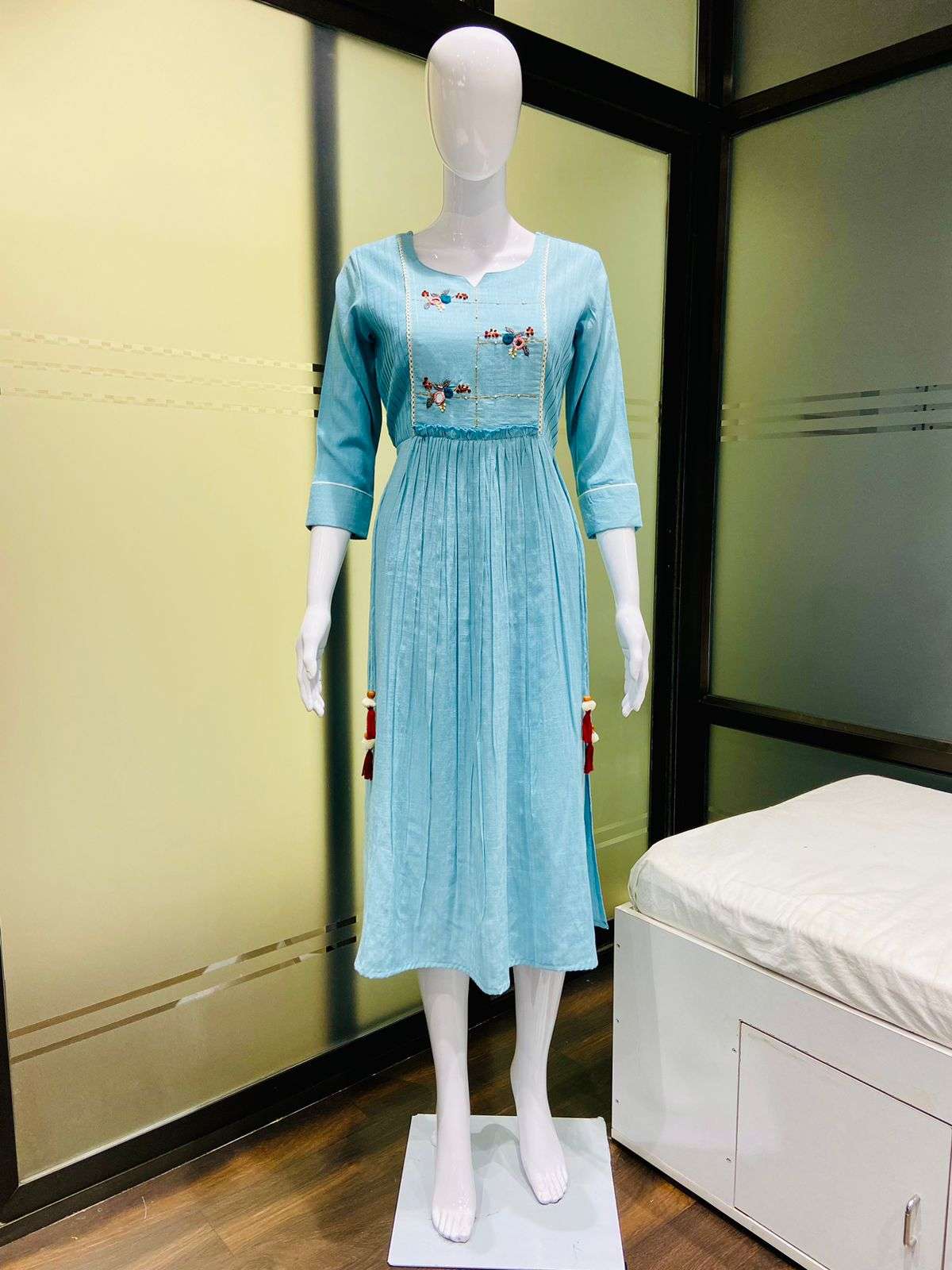 pr nayra cut combo kurtis beautiful collection manufacturer in surat 