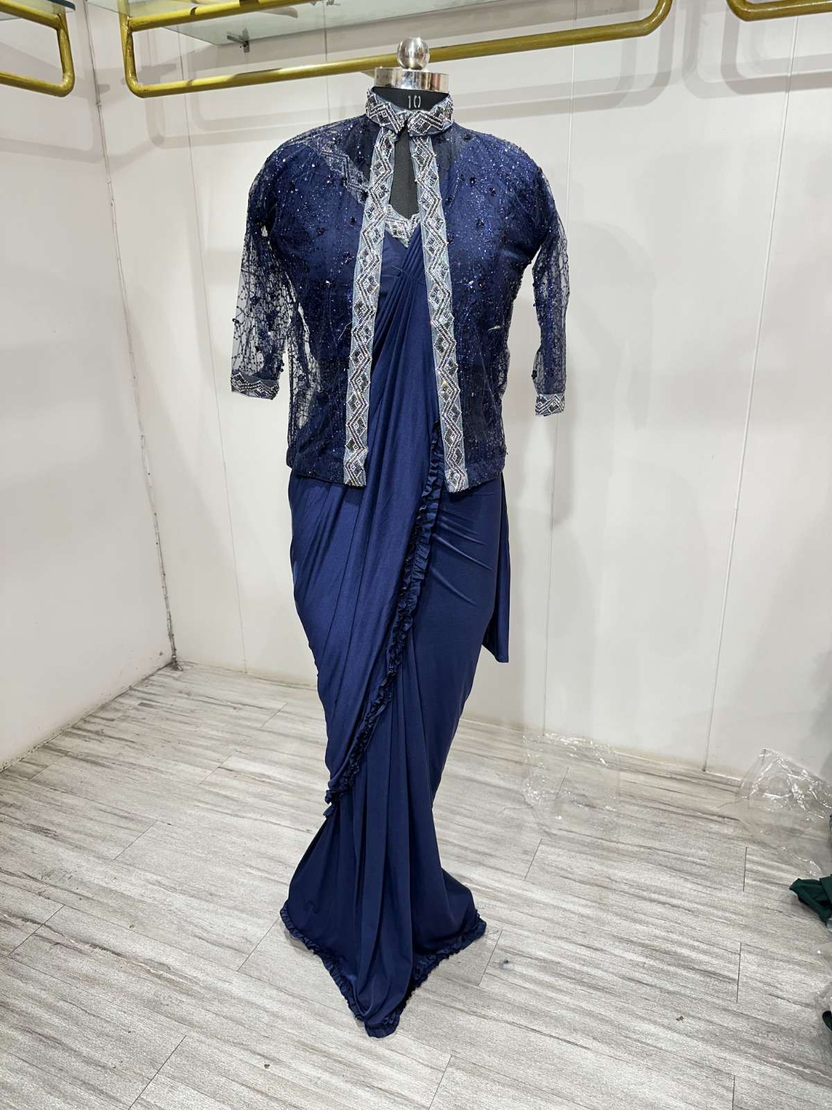 33 Gorgeous Saree Jacket Designs To Add To Your Contemporary Bridal  Trousseau! | WeddingBazaar