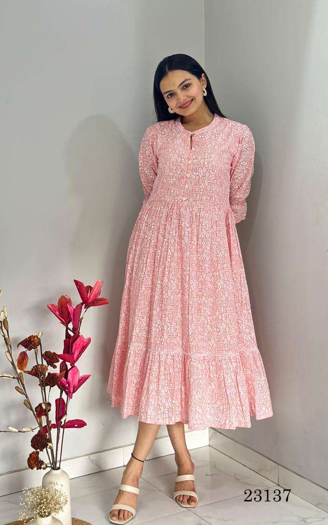 indira apparel 23137 fancy mul cotton flared kurti combo set