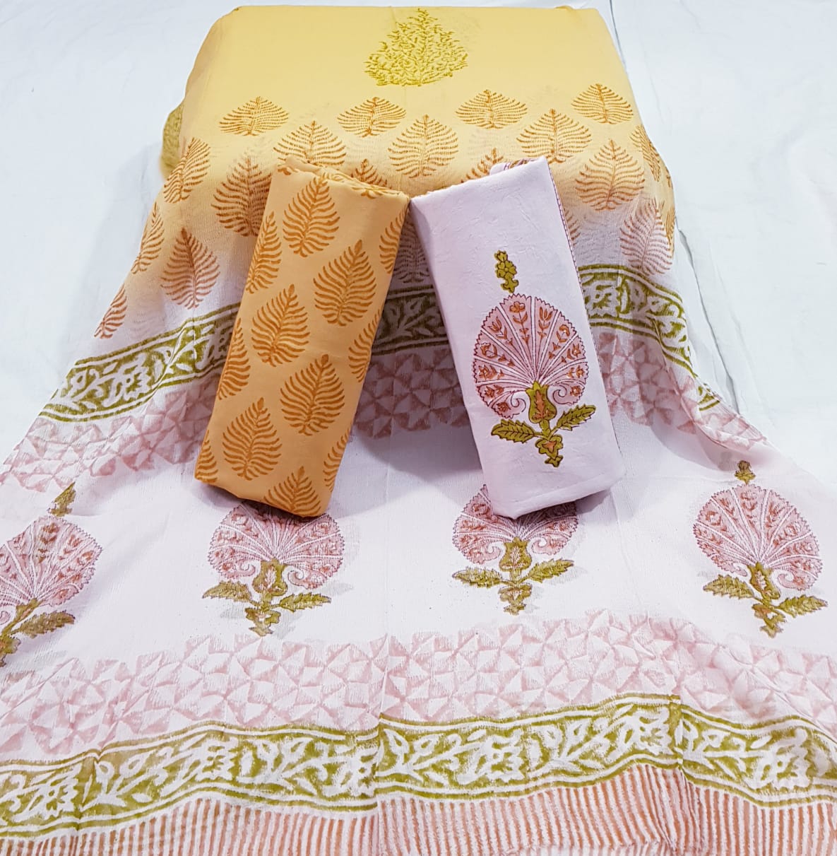 Non Catalog Cotton Printed Suits With Chiffon Dupatta Buy Online At Cheapest Rates