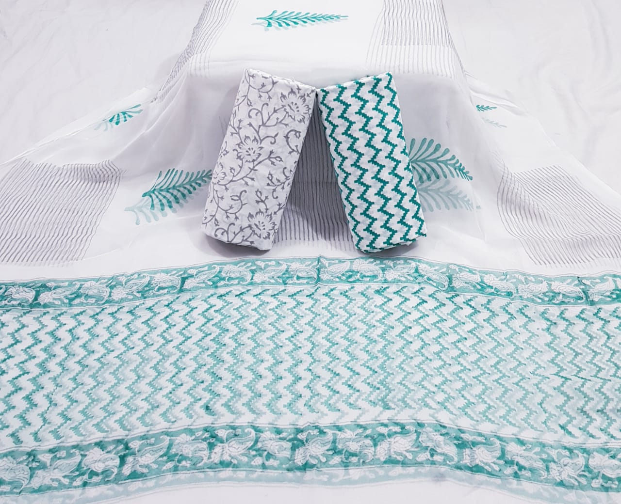 Non Catalog Cotton Printed Suits With Chiffon Dupatta Buy Online At Cheapest Rates