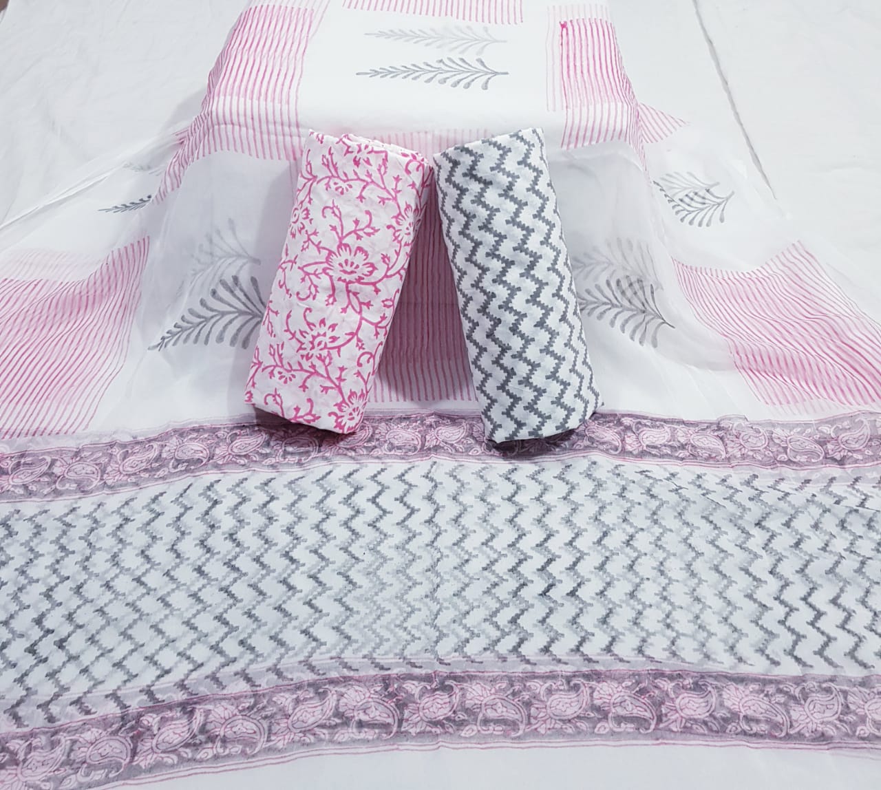 Non Catalog Cotton Printed Suits With Chiffon Dupatta Buy Online At Cheapest Rates