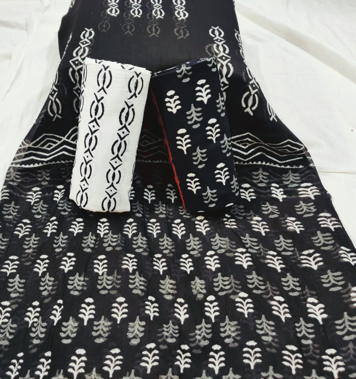 Non Catalog Cotton Printed Suits With Chiffon Dupatta Buy Online At Cheapest Rates