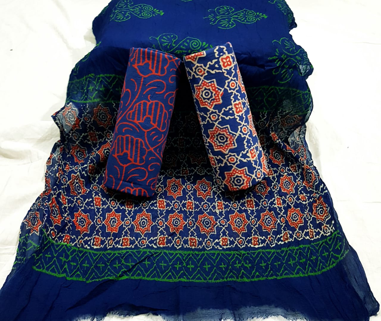 Non Catalog Cotton Printed Suits With Chiffon Dupatta Buy Online At Cheapest Rates