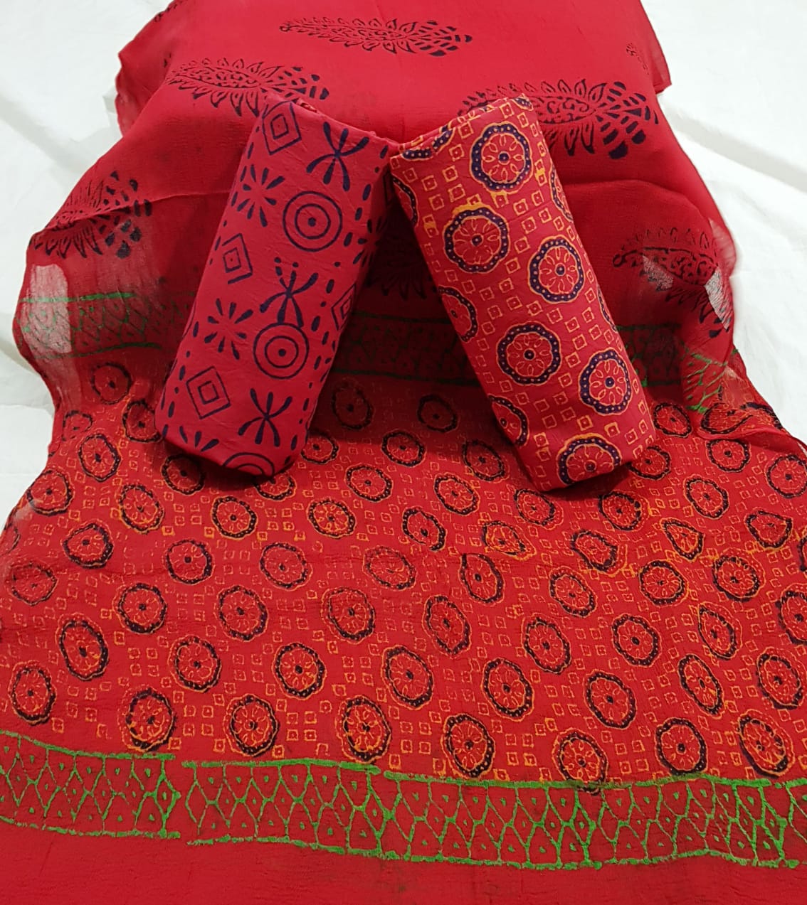 Non Catalog Cotton Printed Suits With Chiffon Dupatta Buy Online At Cheapest Rates