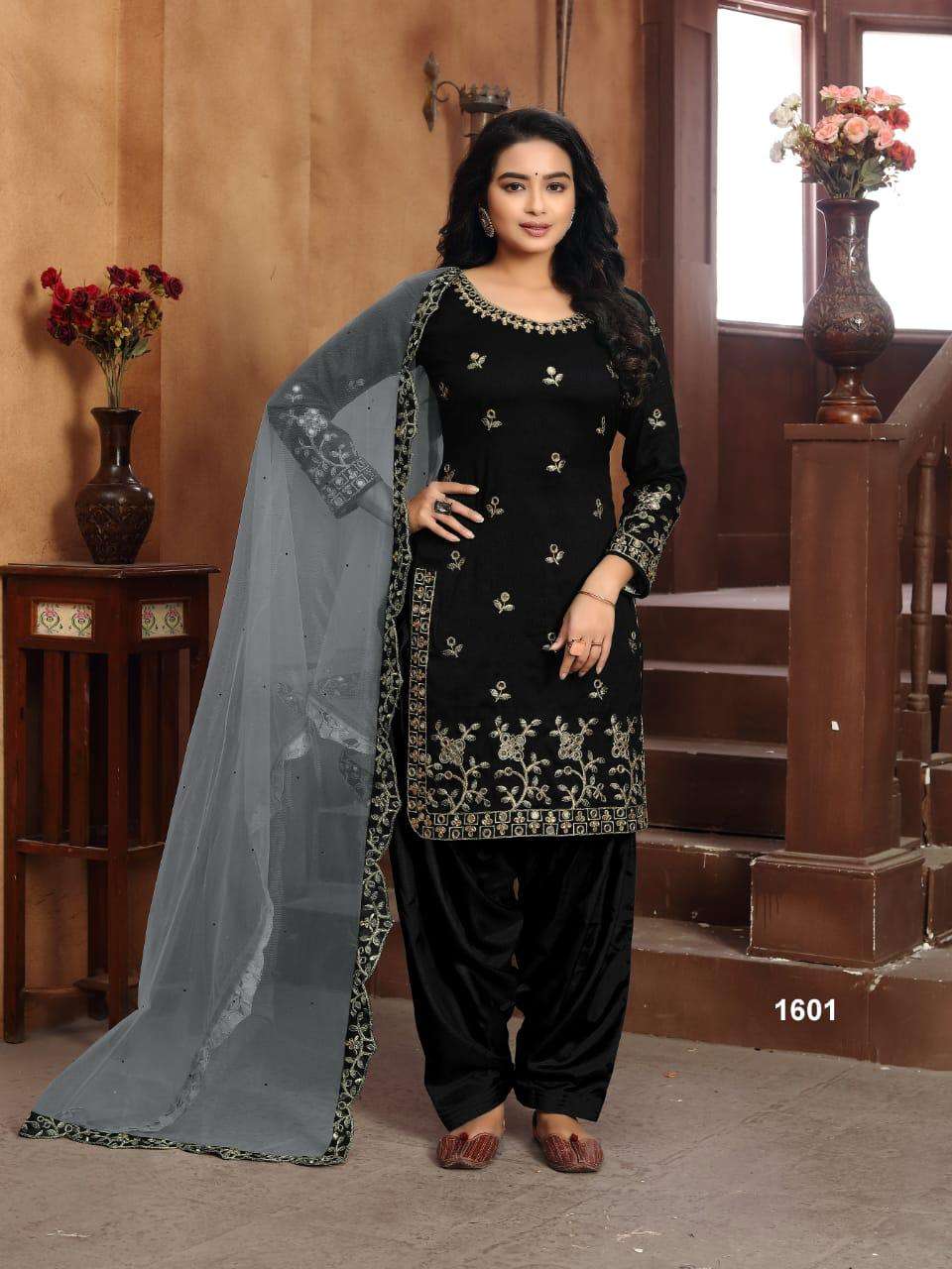 aanaya vol 116 1601-1605 series punjabi suits wholesaler in surat market 