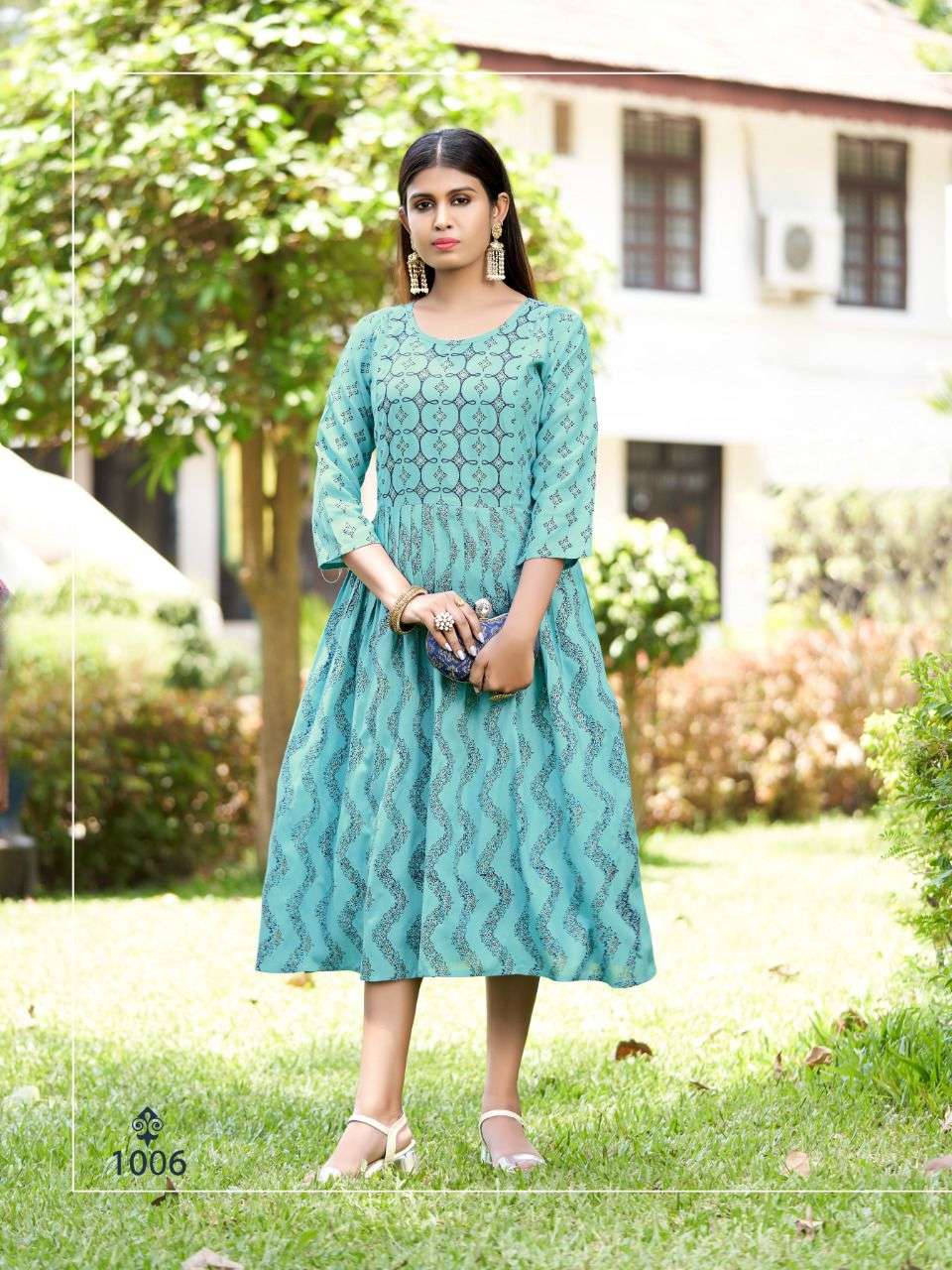 LIPIKA7 HEAVY RAYON THREAD WORK IN TOP With a combination of THREAD WORK AND PRINTS KURTI CATALOG WHOLELSALER BEST RATE