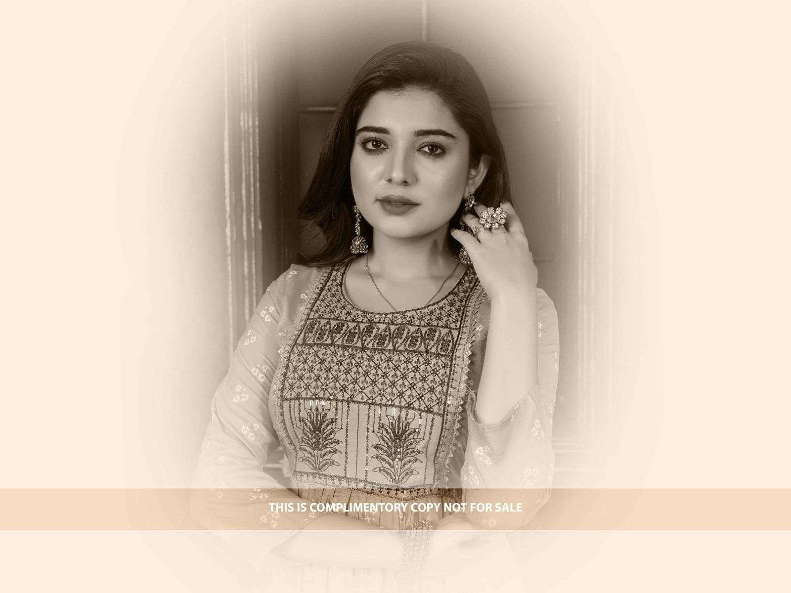 BEAUTY QUEEN MITTOO HEAVY REYON GOLD FOIL PRINT SEQUENCE WORK & FLAIR KURT CATALOG WHOLESALER BEST RATE