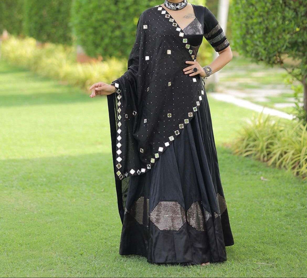 aawiya 7065 navratri wear stich lehenga with unstitch choli single design