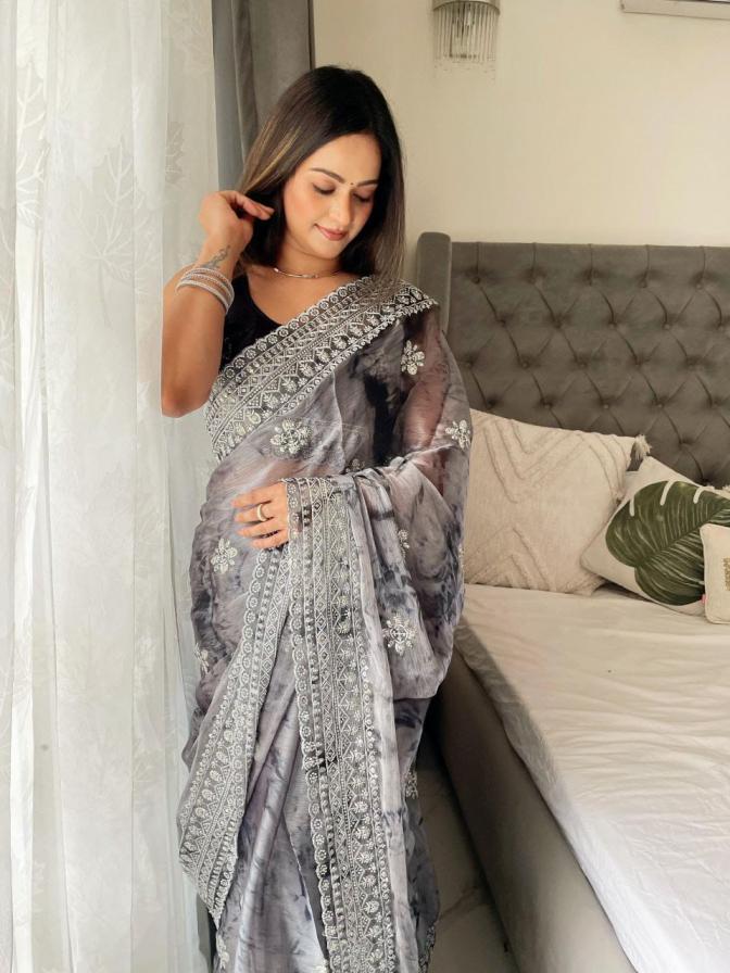 kc 826 attractive burburry sprey print saree at best rates 