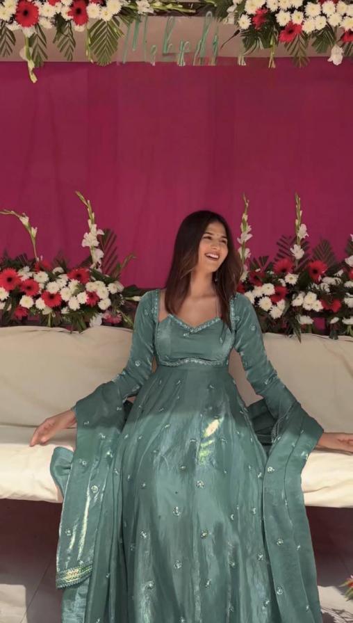 dvd 5153 readymade fandy silk stylish gown with dupatta 